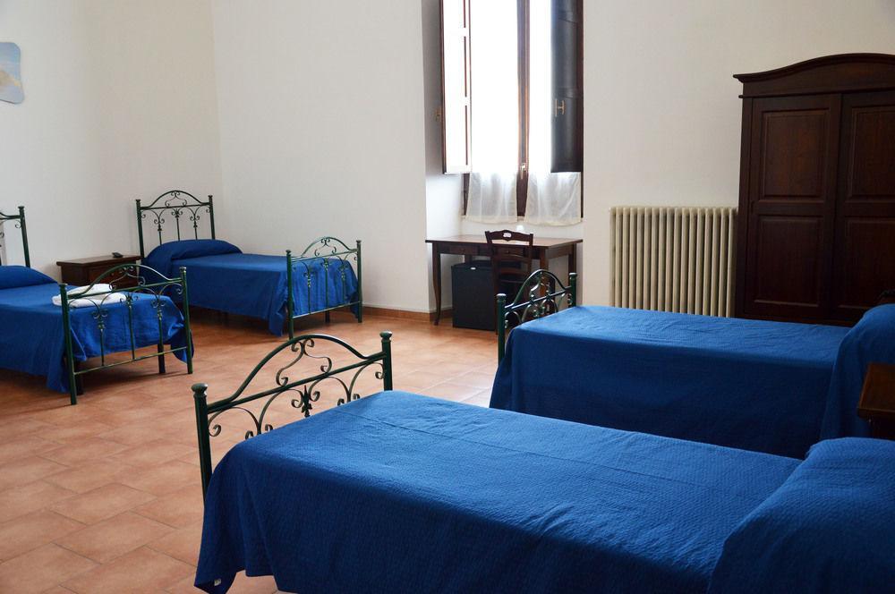 Istituto Antonacci Rooms Lecce Eksteriør billede